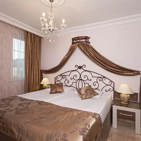 Hotel Club Paradiso 5*